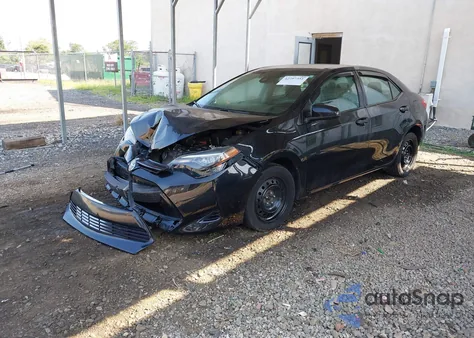 2017 Toyota Corolla Le z USA, uszkodzony, nr VIN 2T1BURHE9HC960453